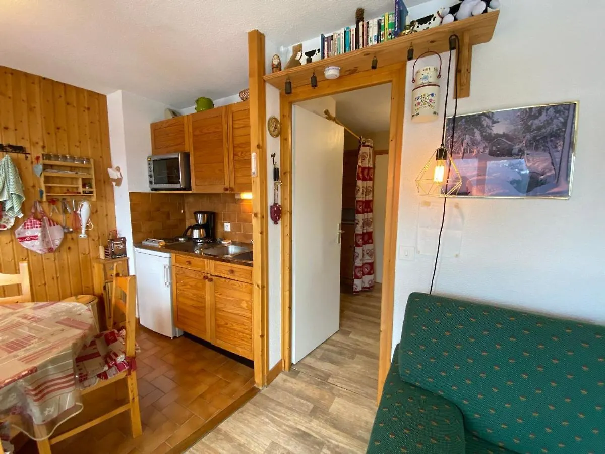 Studio Confortable Pres Du Centre Avec Balcon Et Parking - Fr-1-693-74 Chatel 0*,  France
