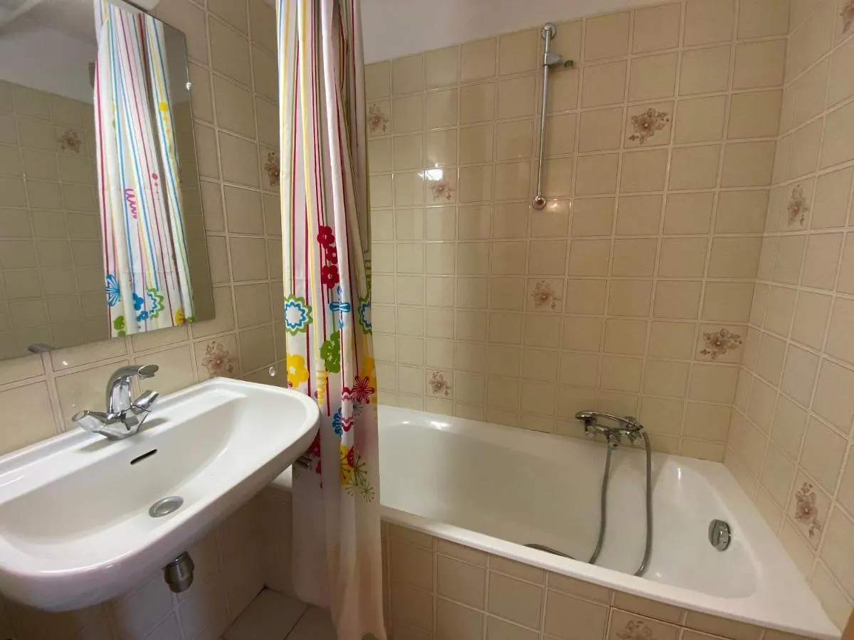 Studio Confortable Pres Du Centre Avec Balcon Et Parking - Fr-1-693-74 Chatel