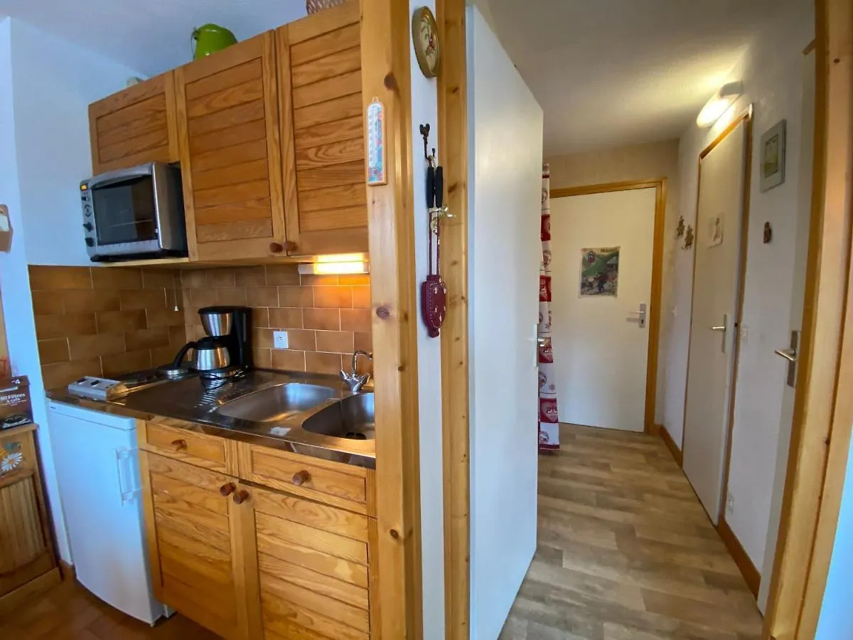Studio Confortable Pres Du Centre Avec Balcon Et Parking - Fr-1-693-74 Chatel Apartment